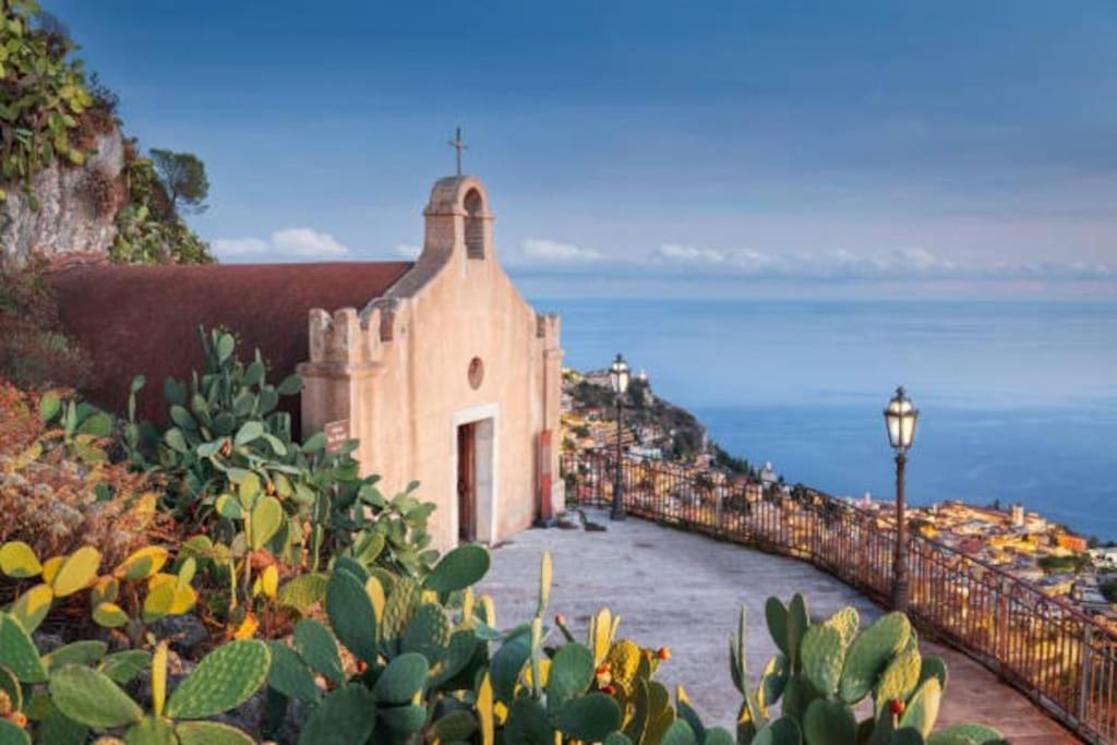 La Chicca Sicily Holiday House Кастелмола Екстериор снимка