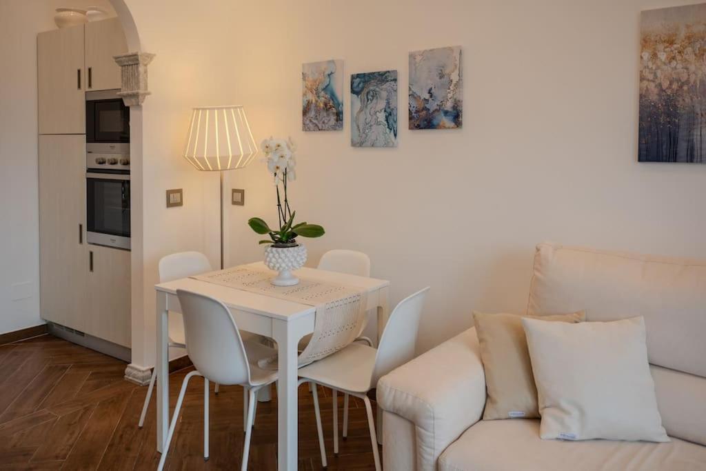 La Chicca Sicily Holiday House Кастелмола Екстериор снимка