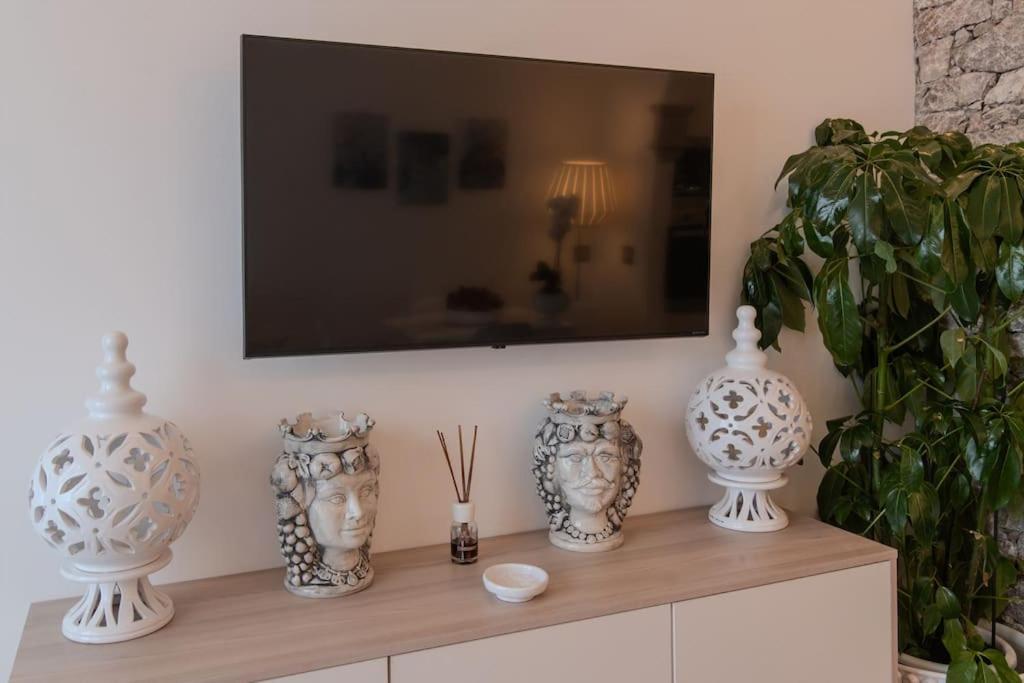 La Chicca Sicily Holiday House Кастелмола Екстериор снимка