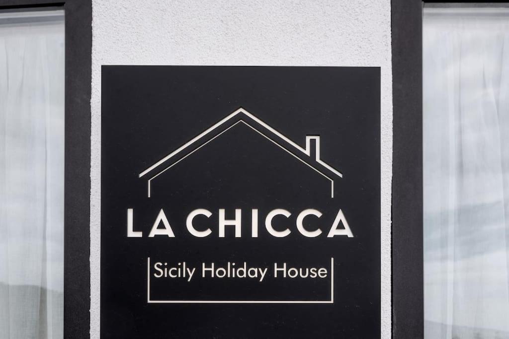 La Chicca Sicily Holiday House Кастелмола Екстериор снимка