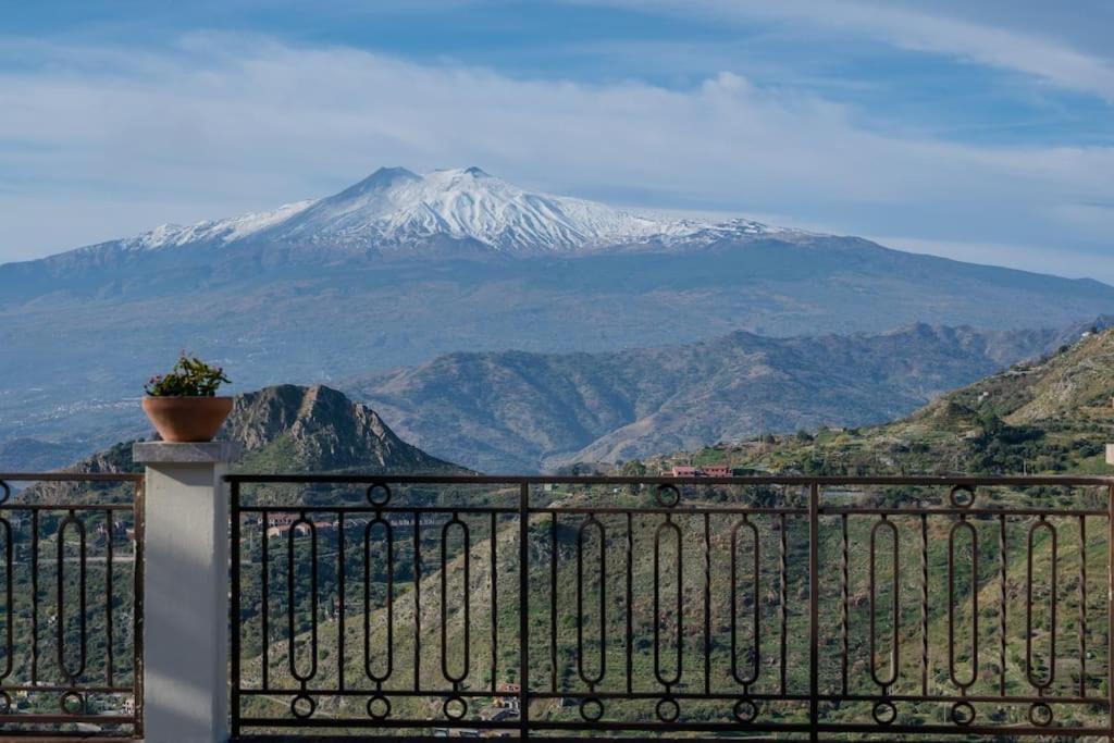 La Chicca Sicily Holiday House Кастелмола Екстериор снимка
