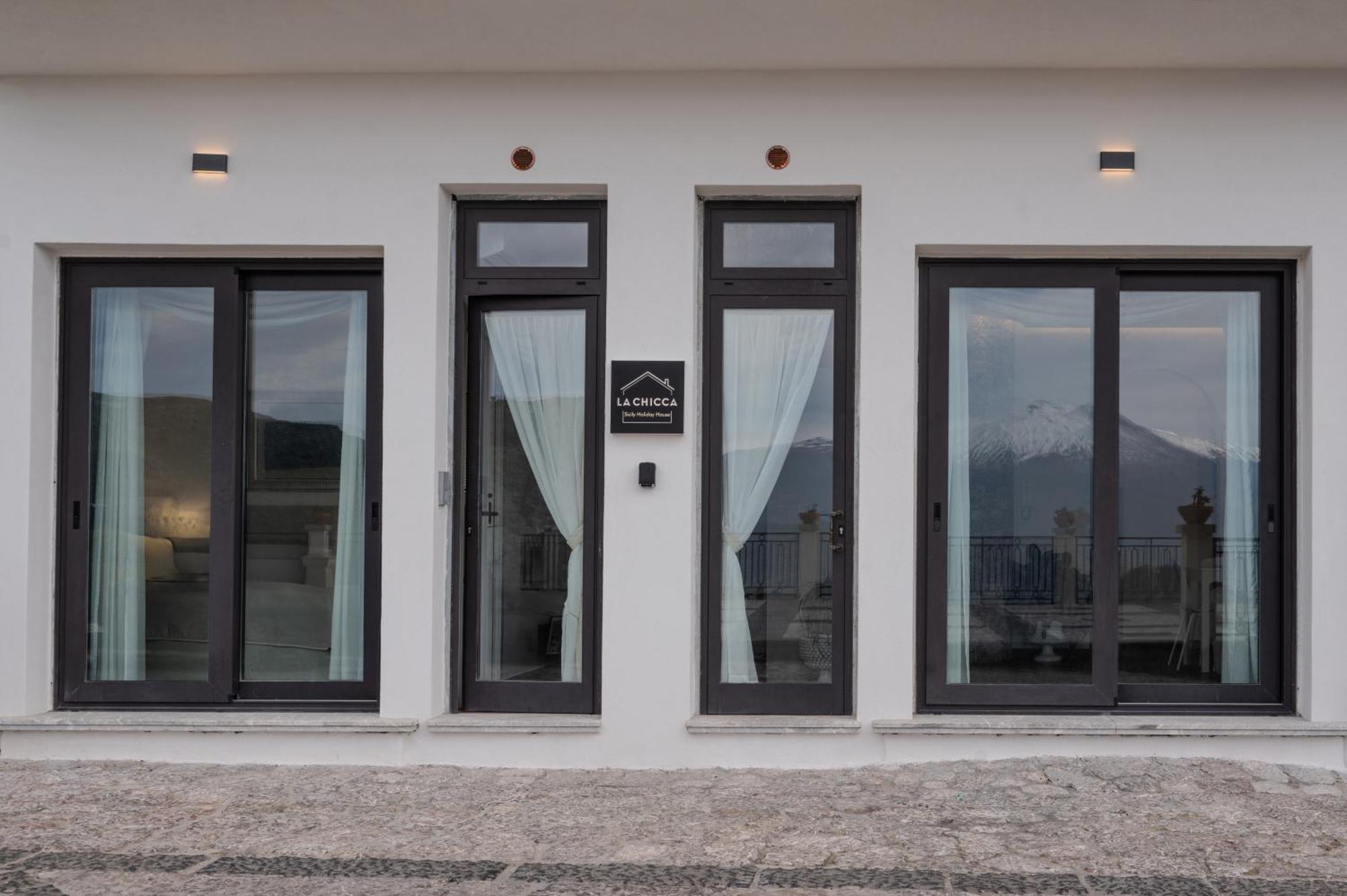 La Chicca Sicily Holiday House Кастелмола Екстериор снимка